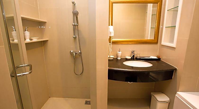 Hope Land Hotel  Sukhumvit 46/1