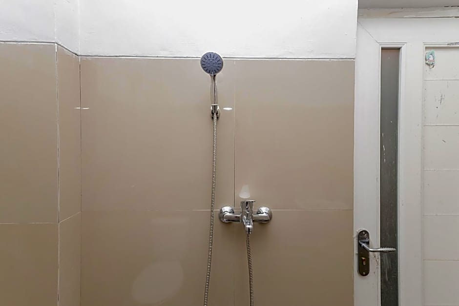 RedDoorz @ Gedangan Sidoarjo