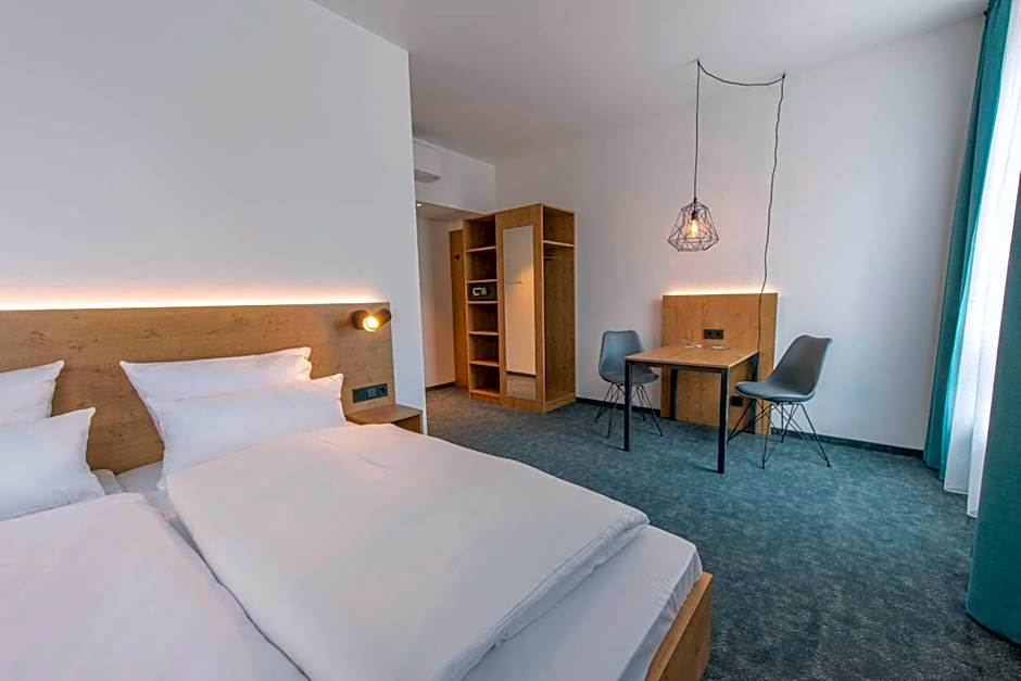 JaHotel