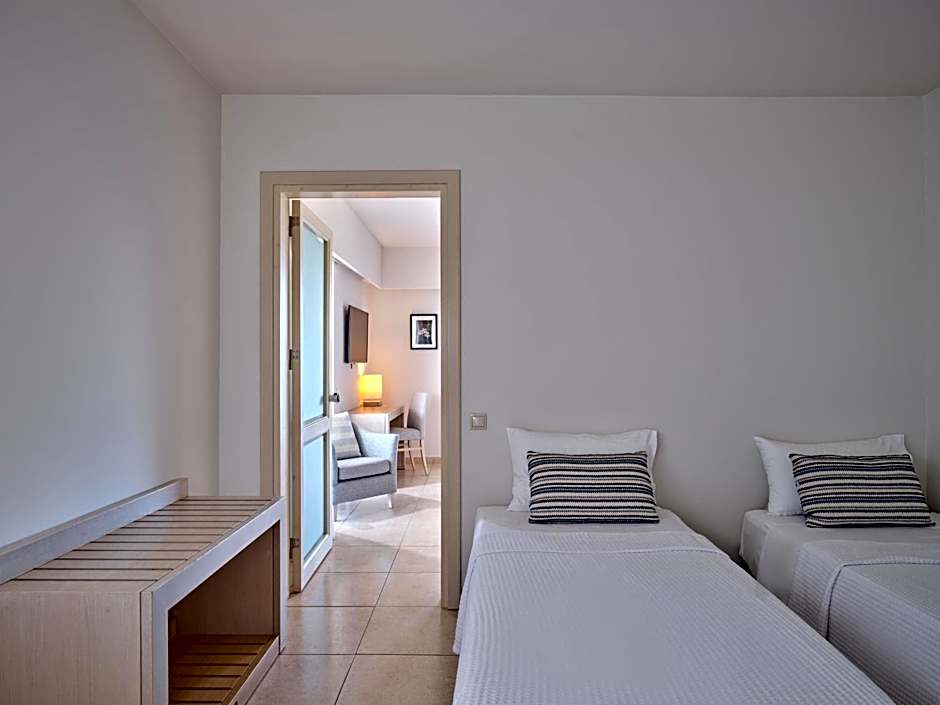 Photo 1 of 5 of Suite, Sea View