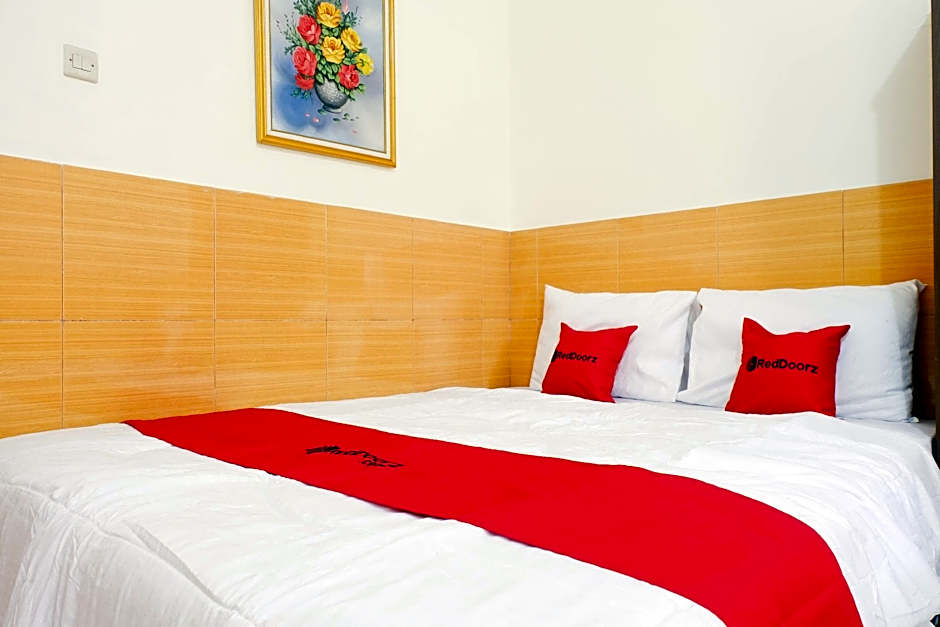 RedDoorz near STAB Syailendra Kopeng