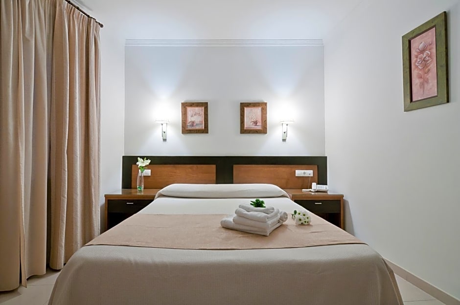 Hotel Restaurante Blanco y Verde