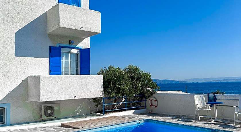 Blue Dolphin Studios and Apartment