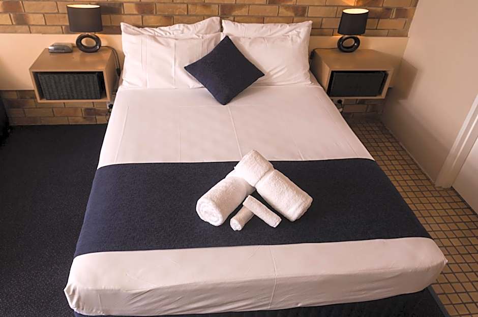 AAA Lancaster Court Motel