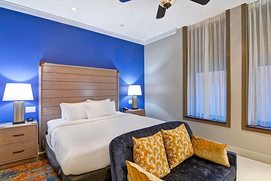 The Cincinnatian Hotel, Curio Collection by Hilton