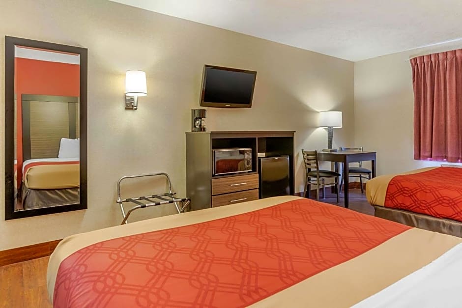 Econo Lodge Traverse City