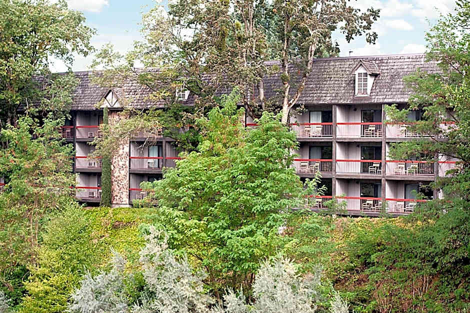 Riverside Inn