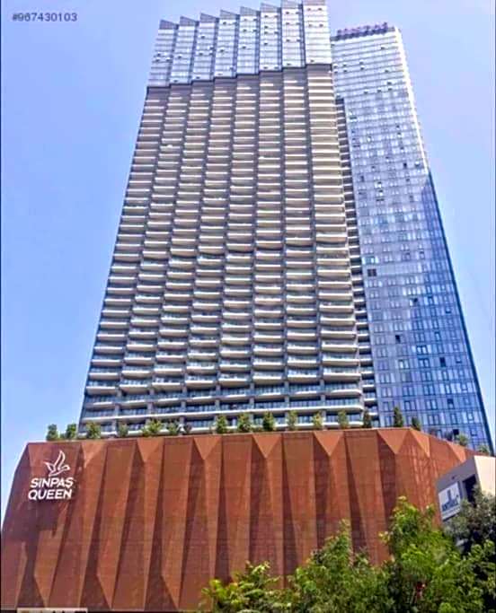 Elegant 2 bedroom apt Sinpas queen gym pools