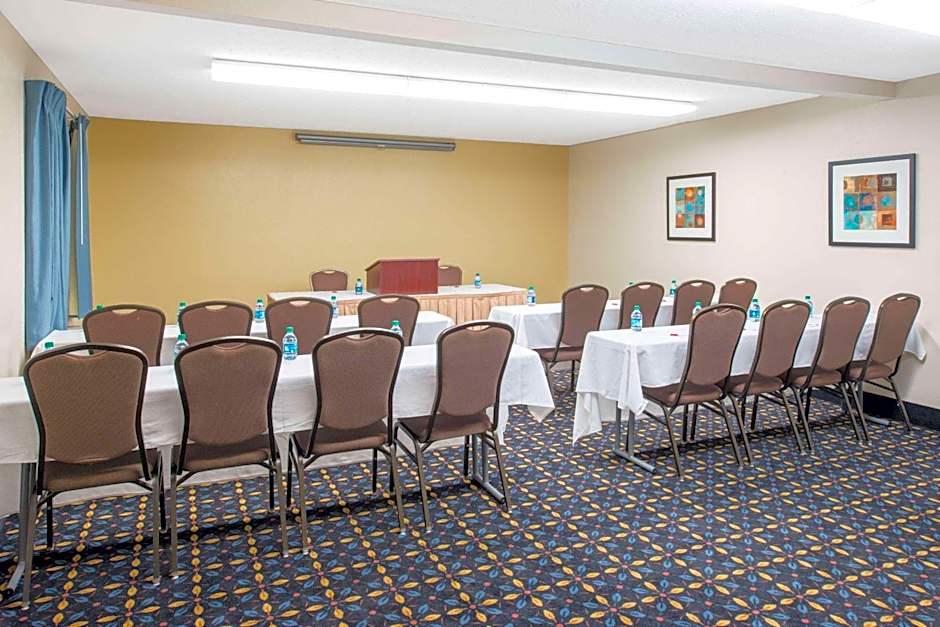 Ramada by Wyndham Springfield North