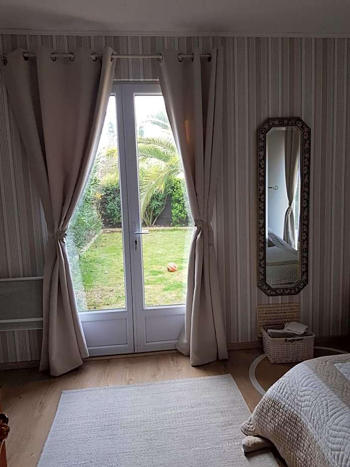" Chez NADOU " 2 Chambres d' Hôtes à 4 Kms d'Uzès