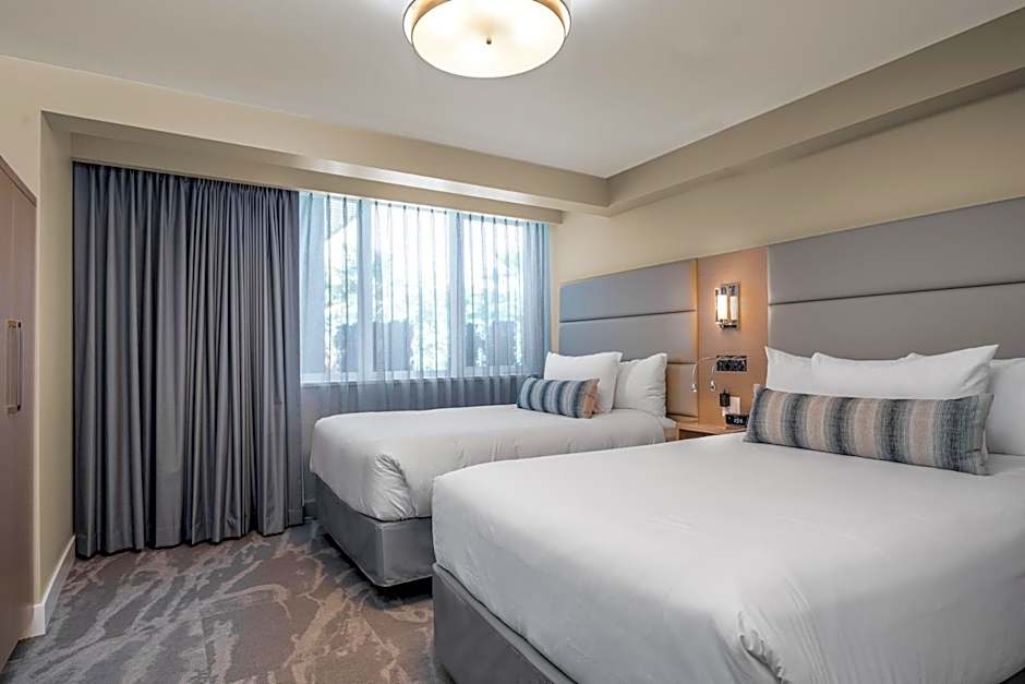 Coast Tsawwassen Inn