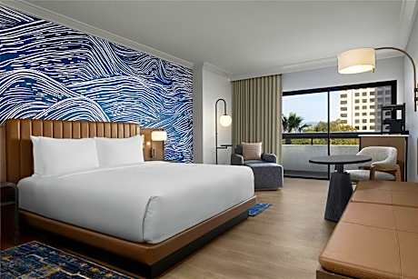 King Room with Juliet Balcony