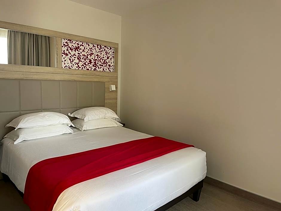 Brit Hotel de Grignan Vichy