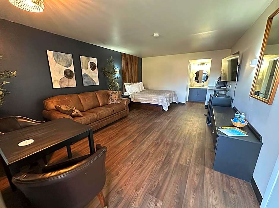 Photo 1 of 8 of 1 Bedroom Suite