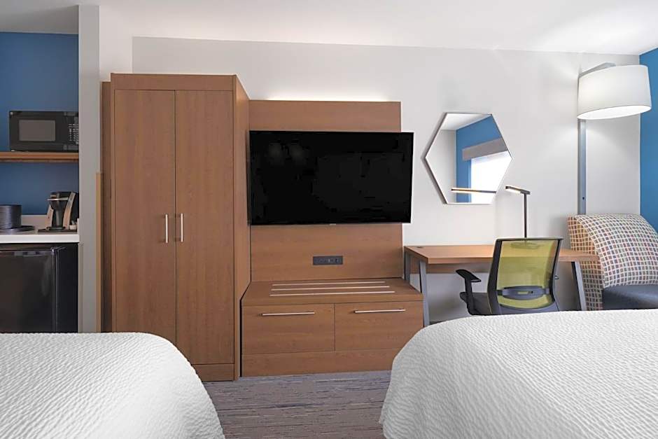 Holiday Inn Express Sheboygan-Kohler / I-43 By IHG