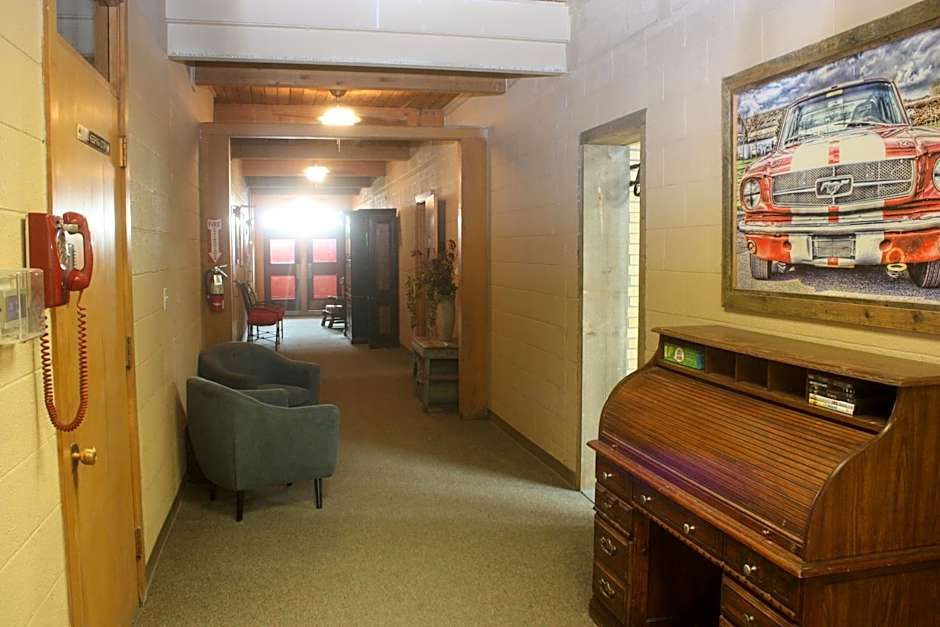 Old School Motel RV