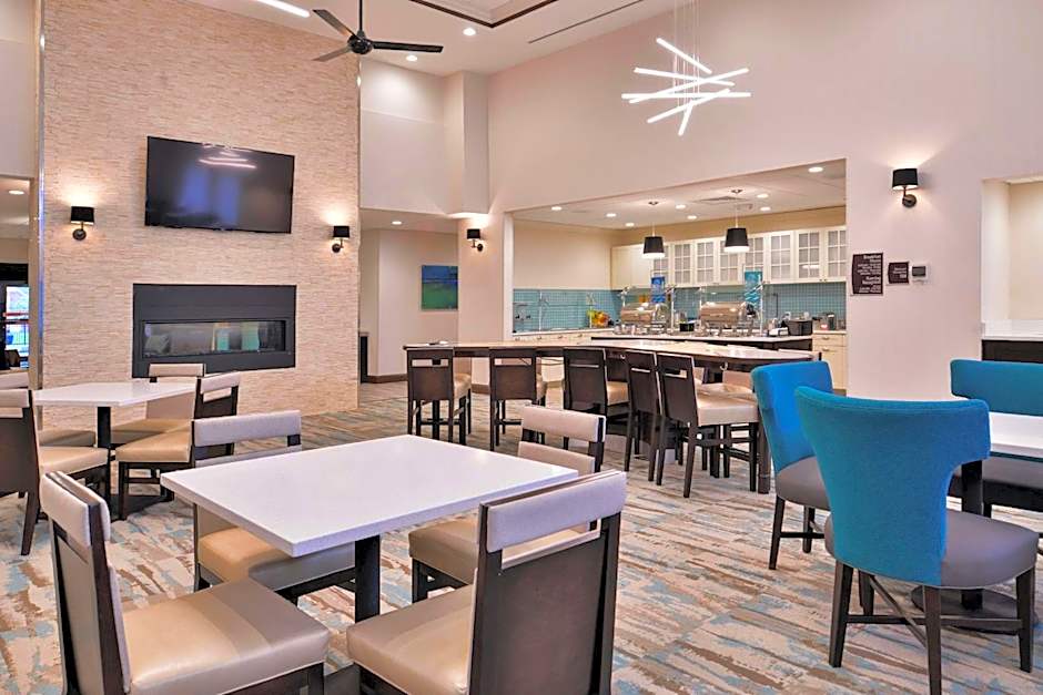 Homewood Suites By Hilton Des Moines Airport