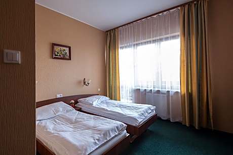 Deluxe Double Room (1 Adult)