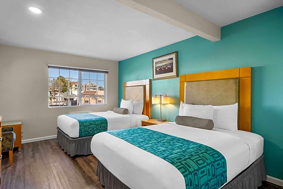 Howard Johnson by Wyndham Santa Cruz Beach Boardwalk