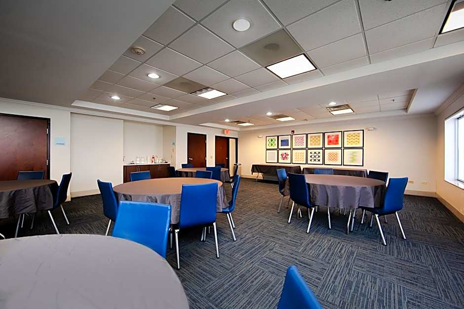 Holiday Inn Express Hotel & Suites Chicago South Lansing By IHG