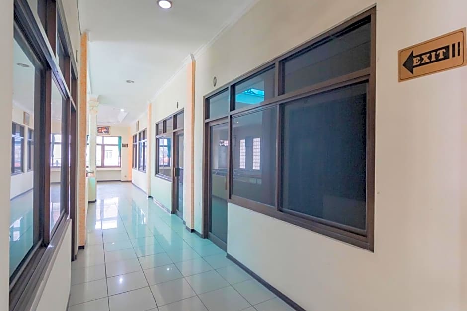 RedDoorz @ Achino Hotel Bandung