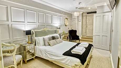 One-Bedroom Suite