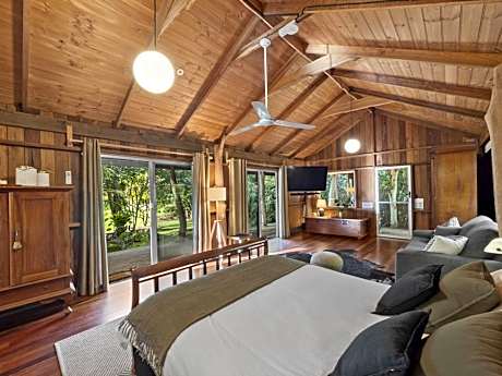 Cottage with Garden View - The Log Cabin