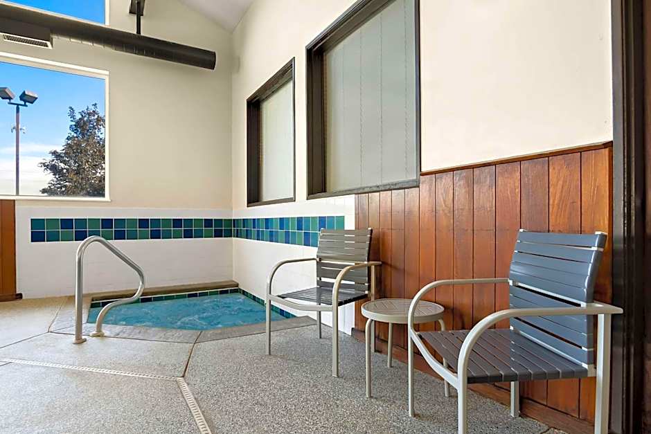 Best Western Sawtooth Inn And Suites