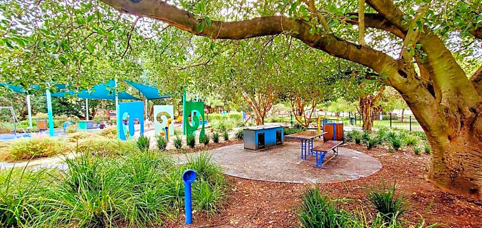 Serenity And Comfort In Subiaco 1 Bedroom Unit