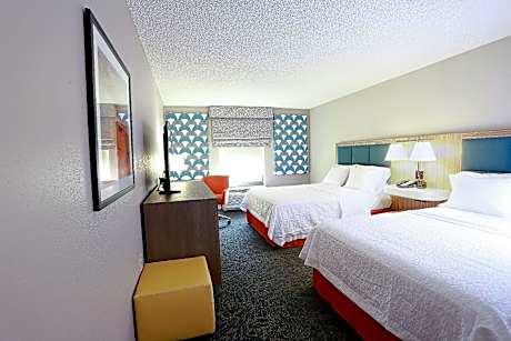 2 QUEENS MOBILITY/HEARING ACCESS TUB NOSMOK