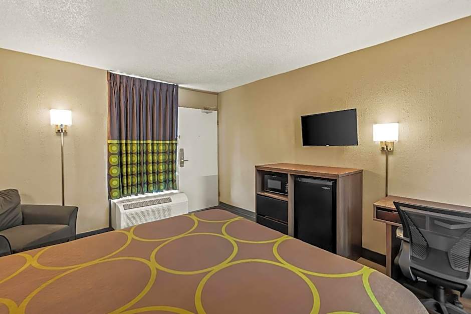 Super 8 by Wyndham Commerce