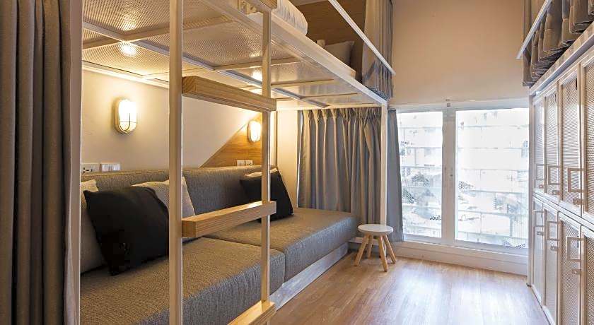 Bed One Block Hostel