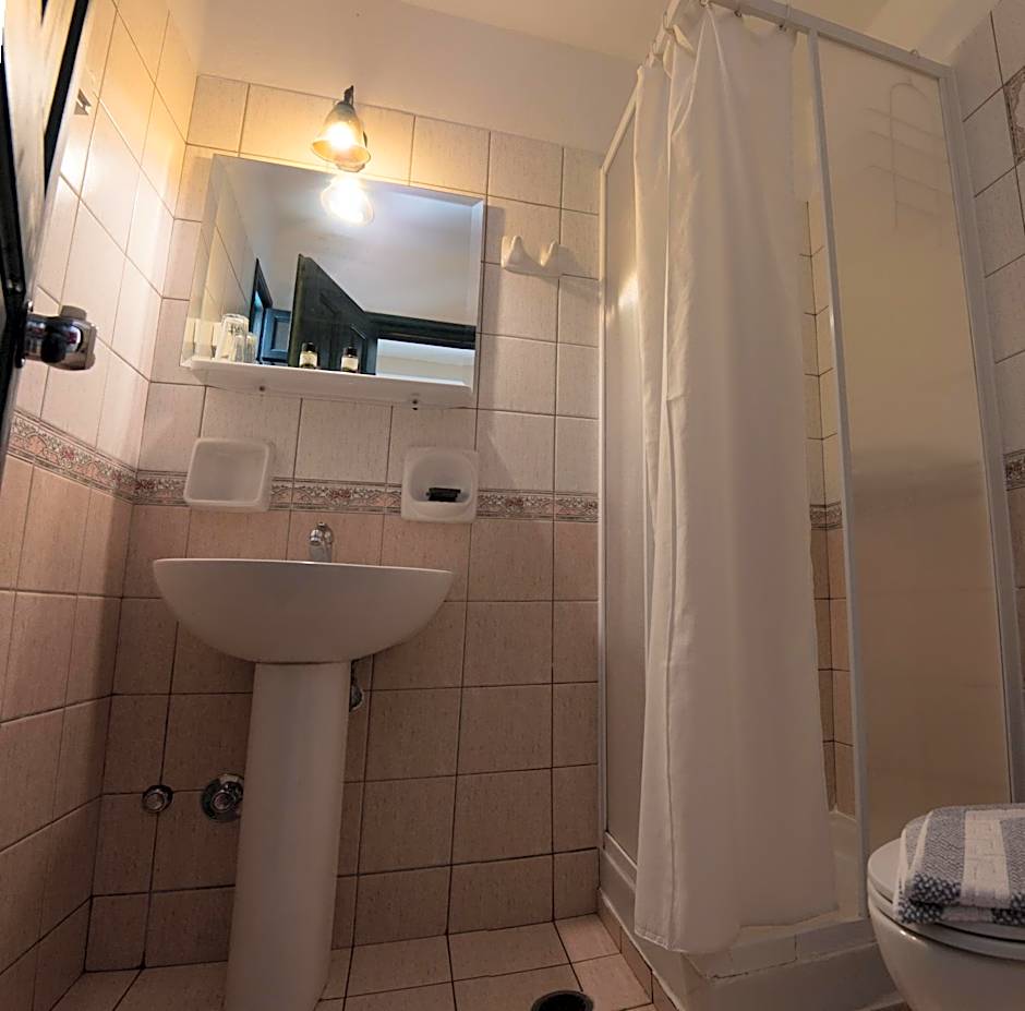 Photo 1 of 1 of Quadruple Room