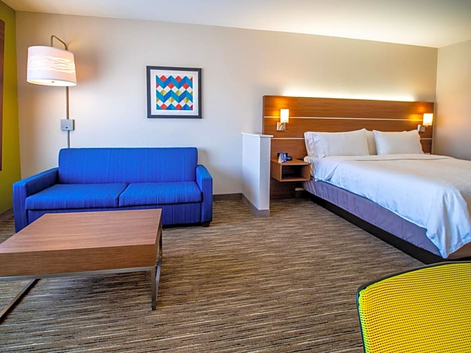 Holiday Inn Express & Suites - Oklahoma City Airport, an IHG Hotel
