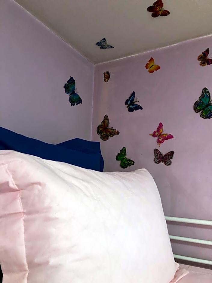 Female-Dortoir Femme -Dorm Shared Room Paris