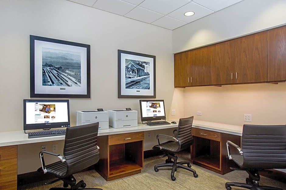 Hampton Inn & Suites Oahu/Kapolei, HI - FREE Breakfast