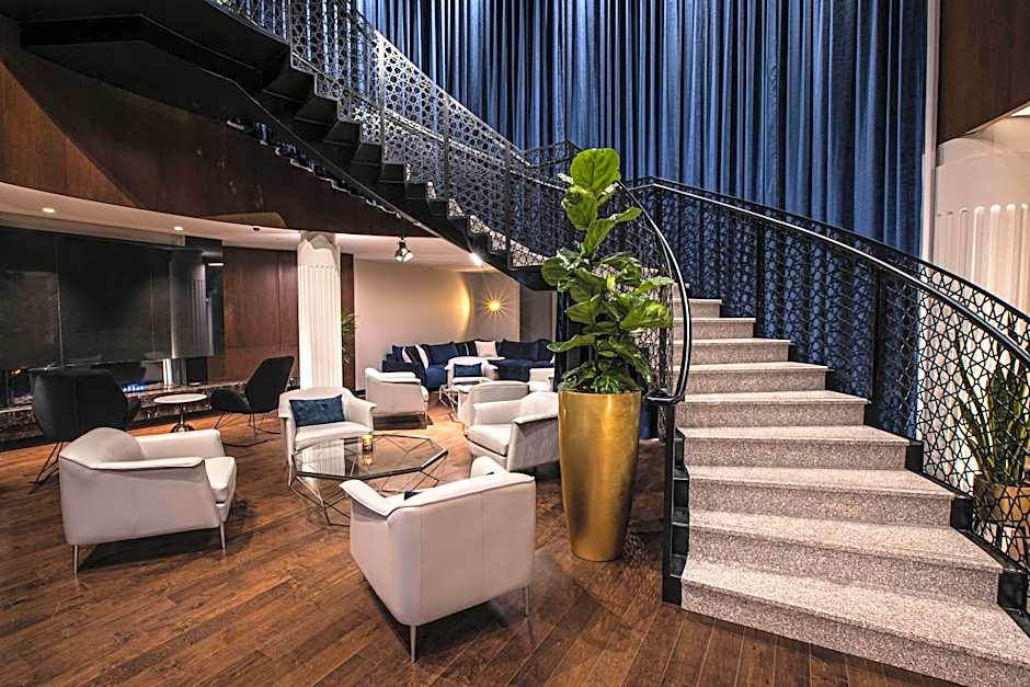 Le Capitole Hotel