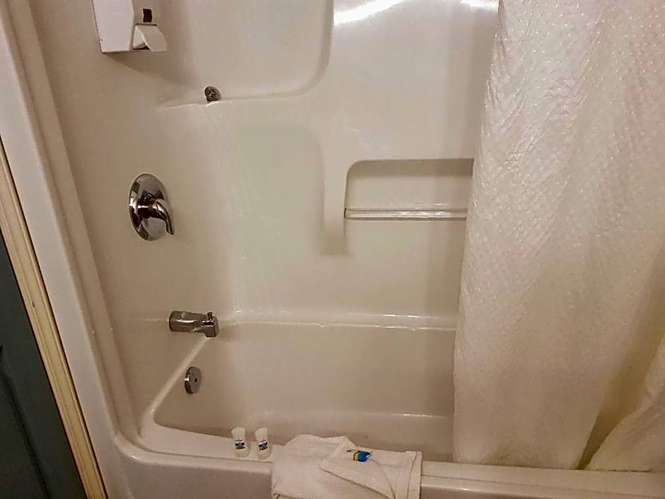 Anchor Riverfront Motel