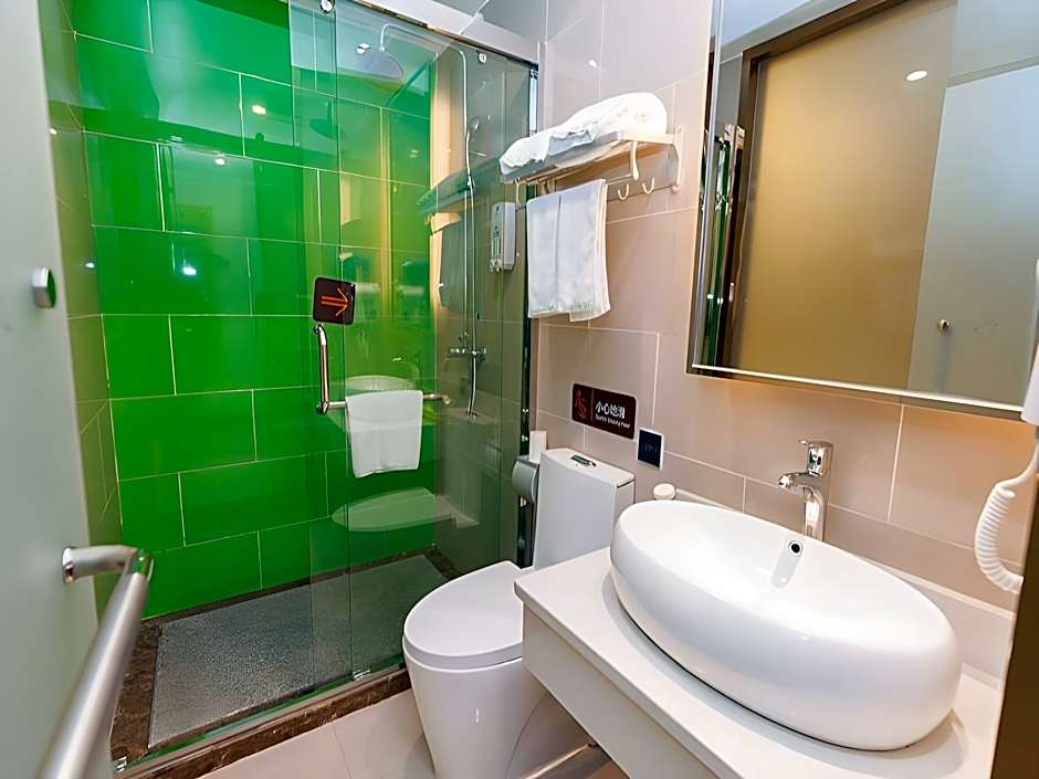 GreenTree Inn Yichang Wanda Binjiang