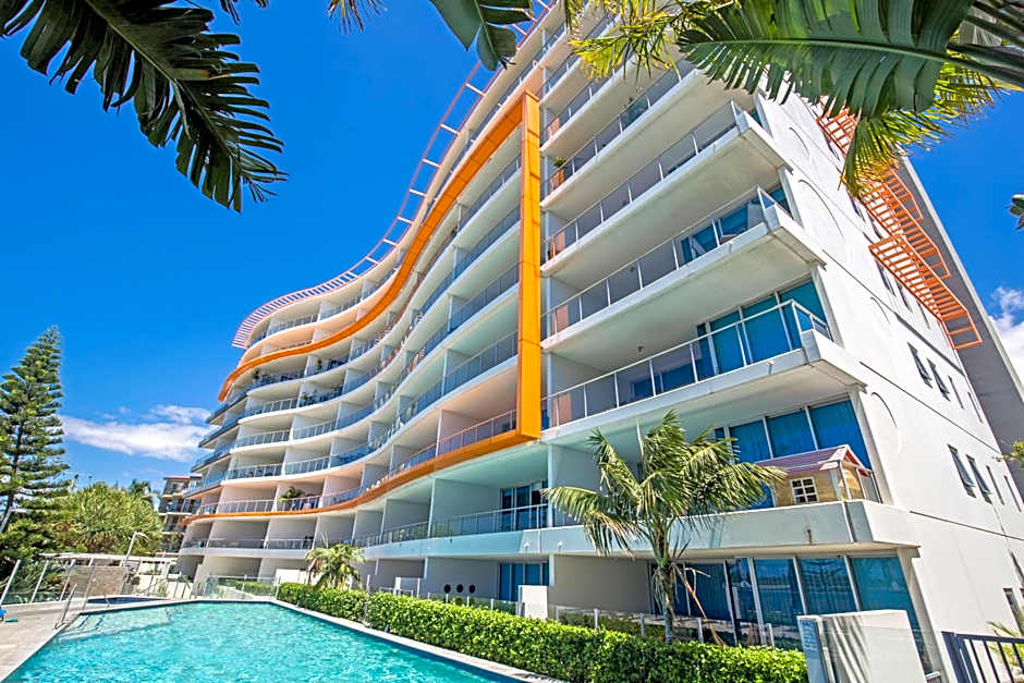 Silvershore Apartments on the Broadwater