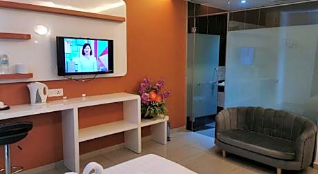 Dolphin Hotel