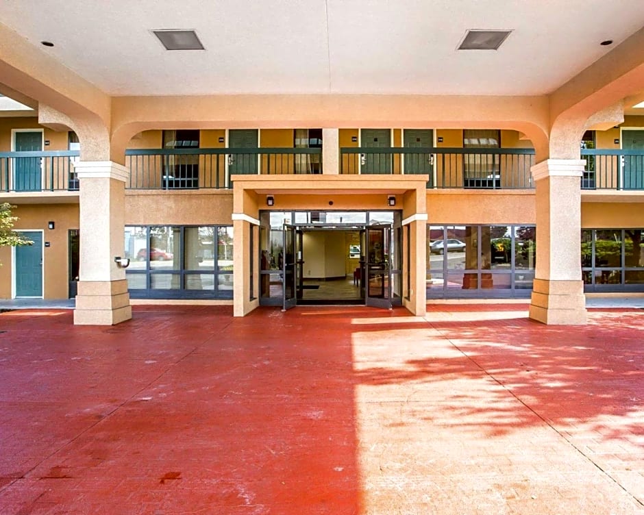 Quality Inn Goodlettsville