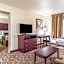 Cobblestone Hotel & Suites - Hutchinson