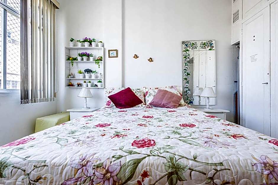 Otimo Apto com Wi-Fi a 350m da Praia de Copacabana