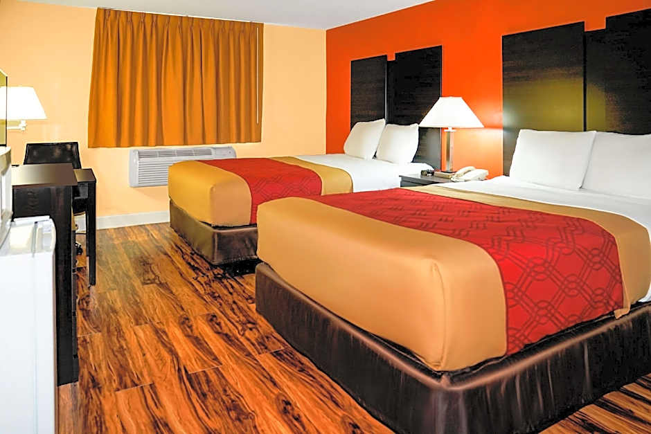 Photo 1 of 7 of 2 Double Beds, Smoking