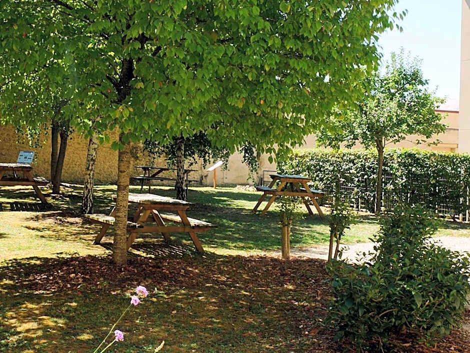 Adagio Access Poitiers Aparthotel