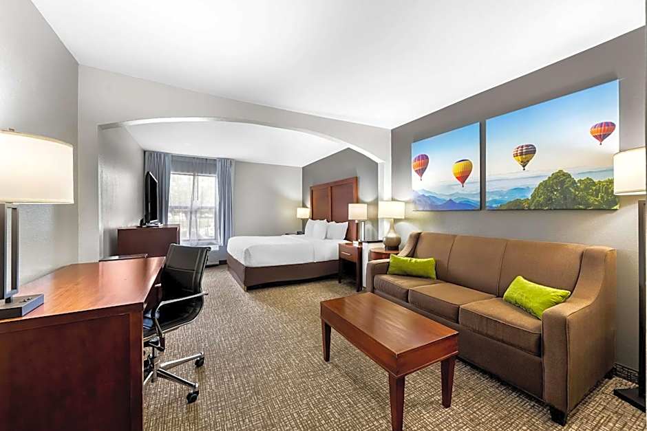 Clarion Pointe Apex - Holly Springs