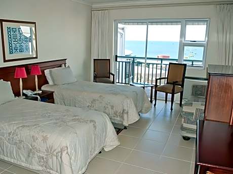 Standard Twin Sea-Facing Room