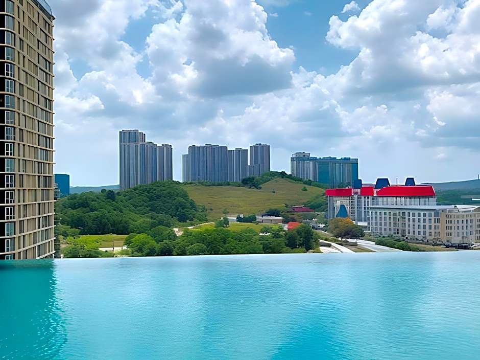 D'Pristine Suites at Medini 