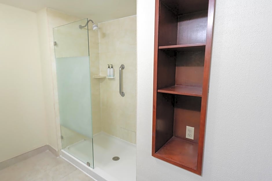 Hampton Inn By Hilton Guadalajara-Aeropuerto